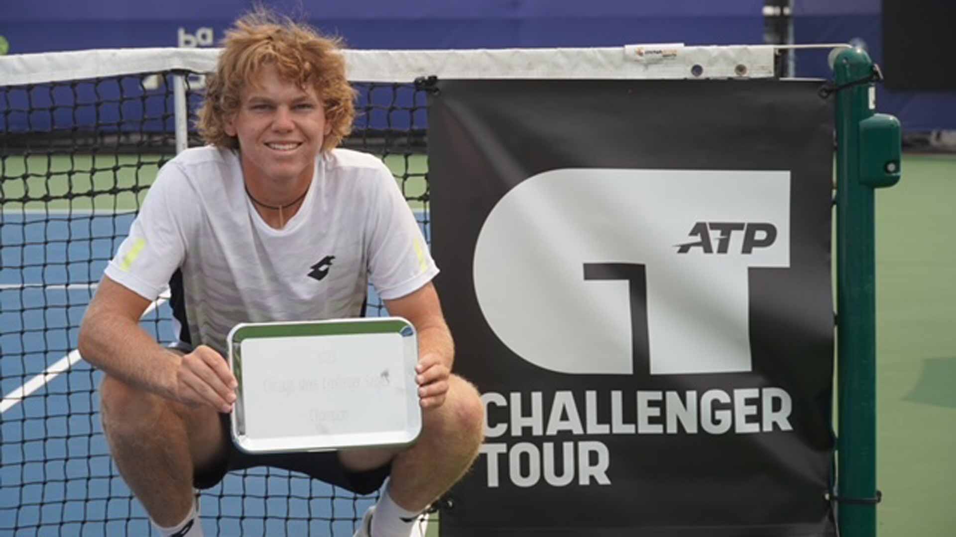 Alex Michelsen wins his maiden ATP Challenger Tour title in Chicago, Illinois.